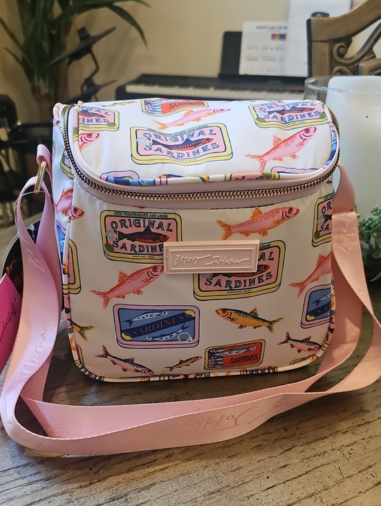 Betsey Johnson Handbags - Betsey Johnson 'Original Sardines' Pink Crossbody Lunch Tote NWT
